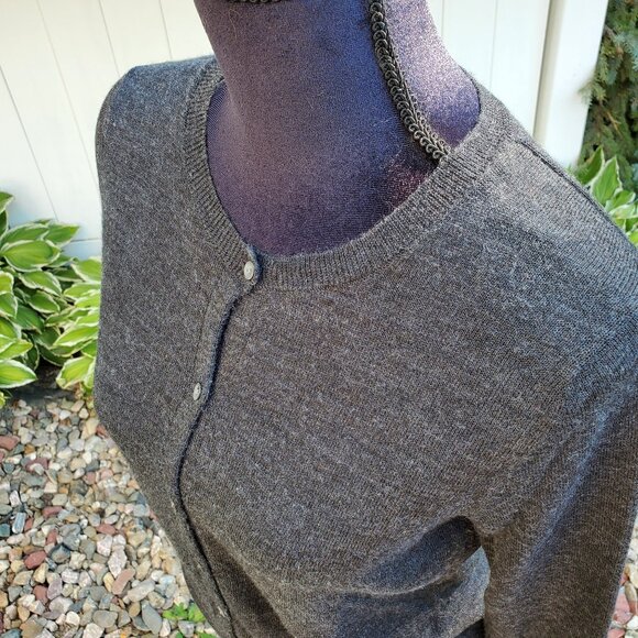Gap Charcoal Gray Wool Cardigan Sweater, size M - Picture 6 of 10